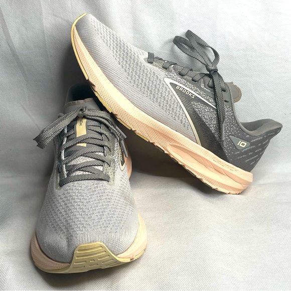 Brooks Launch 10 Running Shoe Women Size US 9 B Gray Pink Athletic Training - Picture 1 of 14